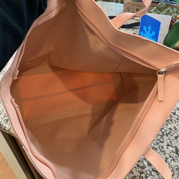 Pink and silver cutout tote - Picture 3 of 3